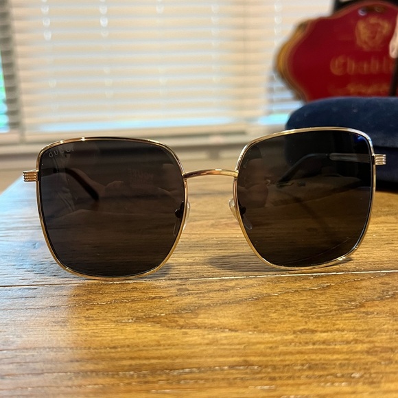 Gucci Gold Sunglasses GG0802S 001 - Picture 1 of 7